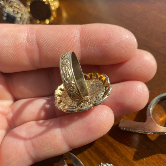 BUNDLE OF 6 STATEMENT RINGS 💍 - Picture 9 of 16